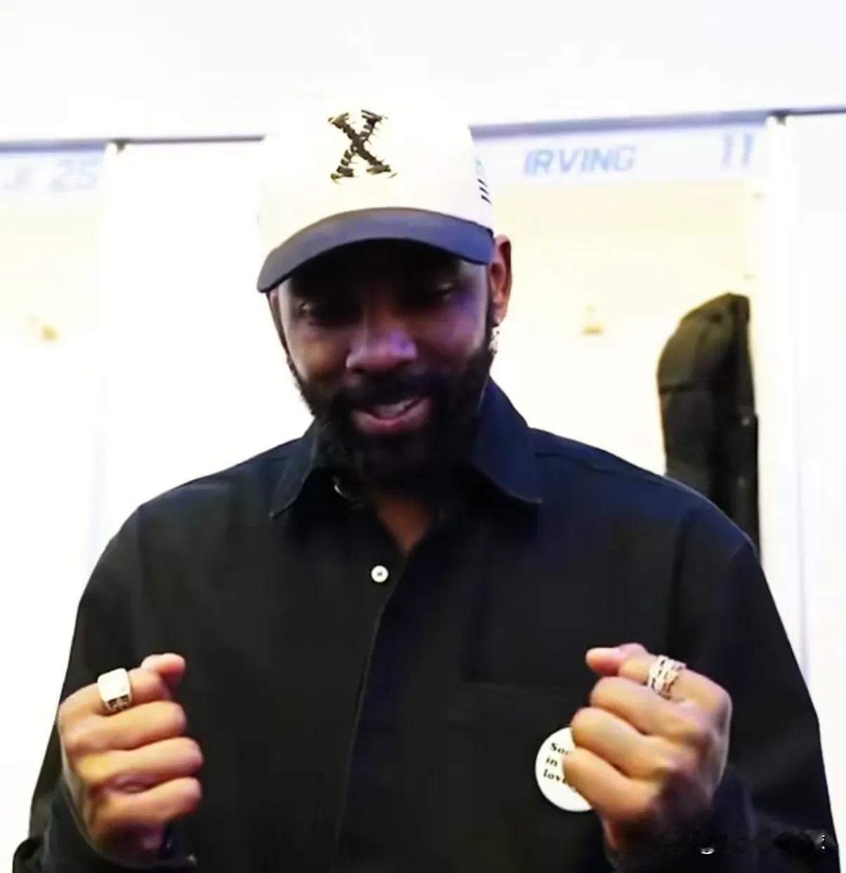 NBA又有两名球星流入交易市场，联盟格局还得变。

今年的休赛期其实已经够热闹了