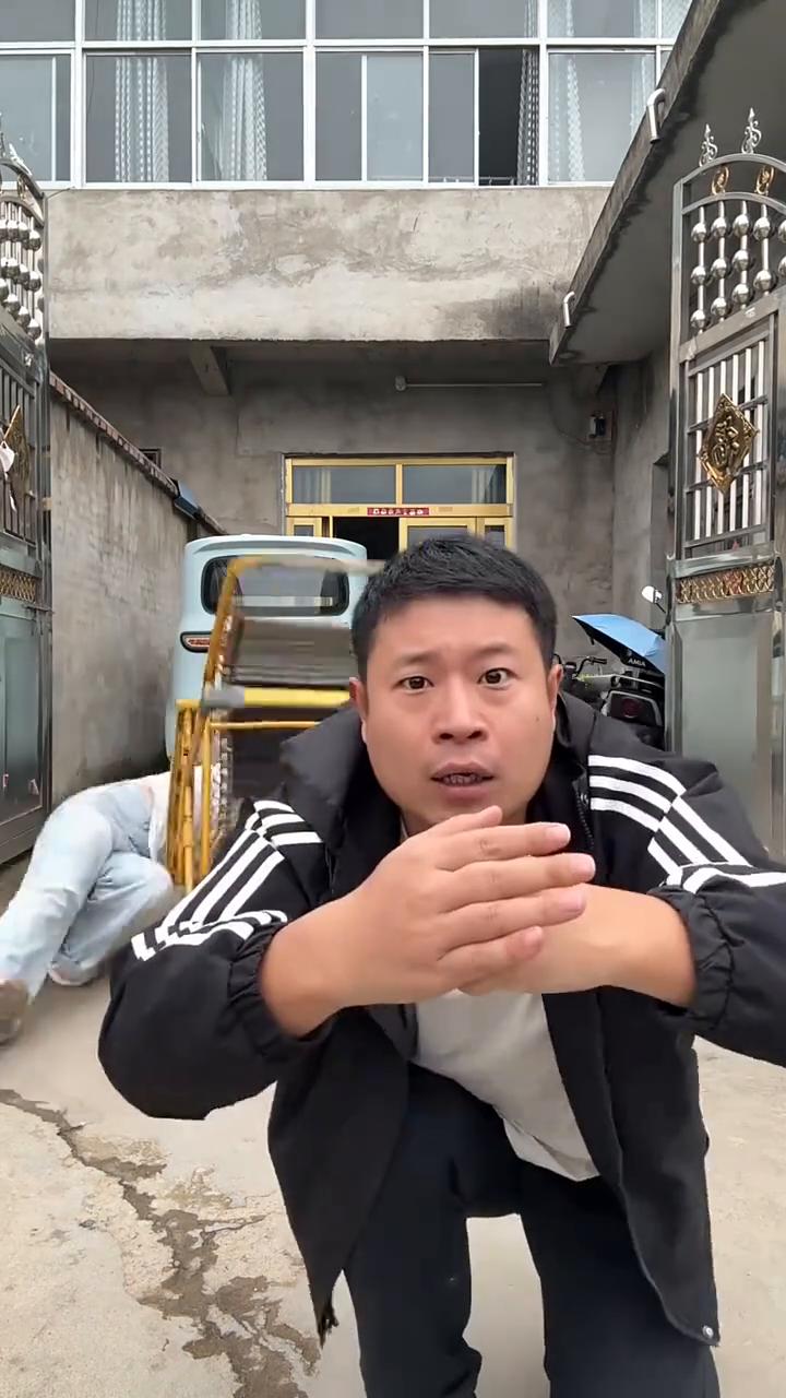 攻打台湾，臣在。朕封你为特命钦差大臣，前往福建亲自督战。臣领旨。