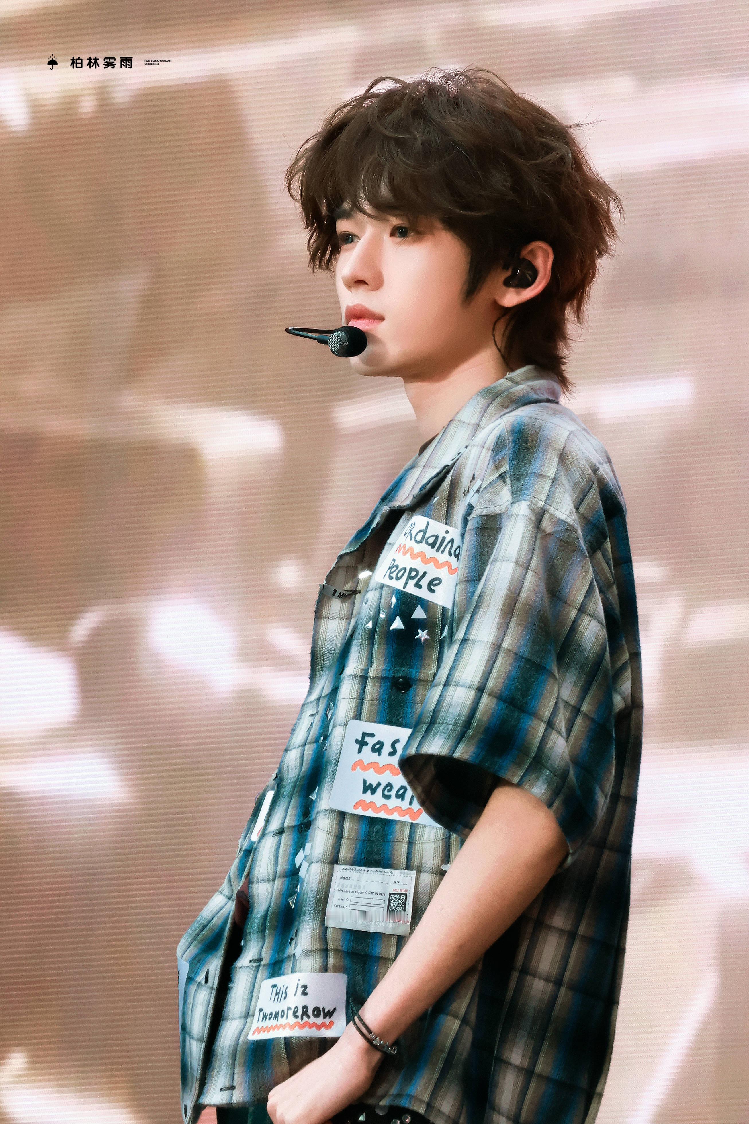 宋亚轩 免检少年🕶🎤宋亚轩卷毛混血感