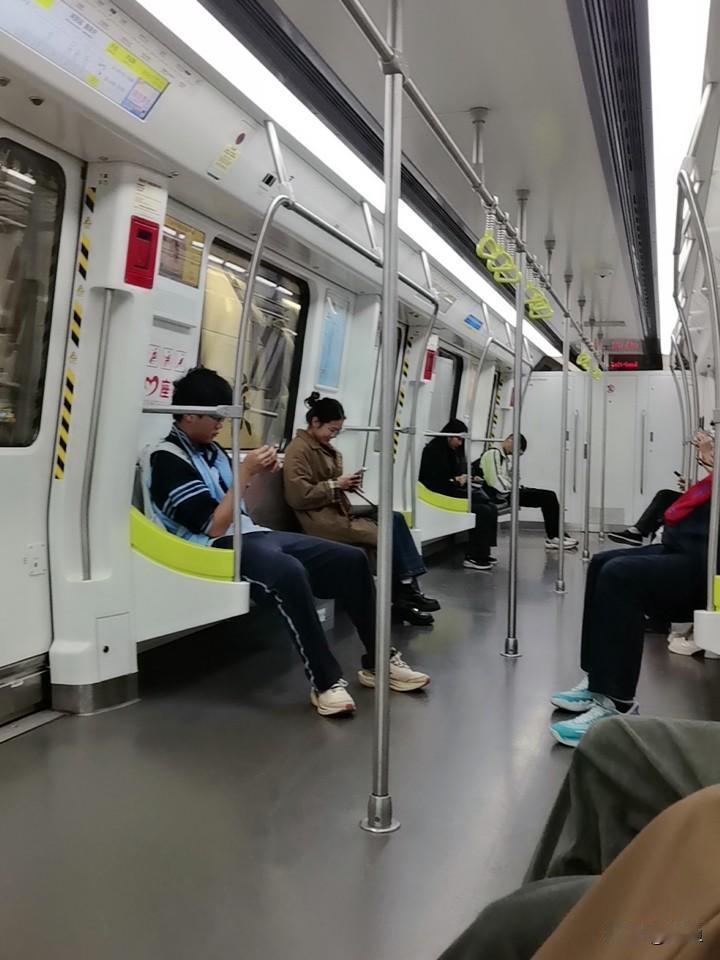 冬日生活打卡季这几天实在太忙了，太累了。昨晚熬了一晚上，然后12点才下班，工作也