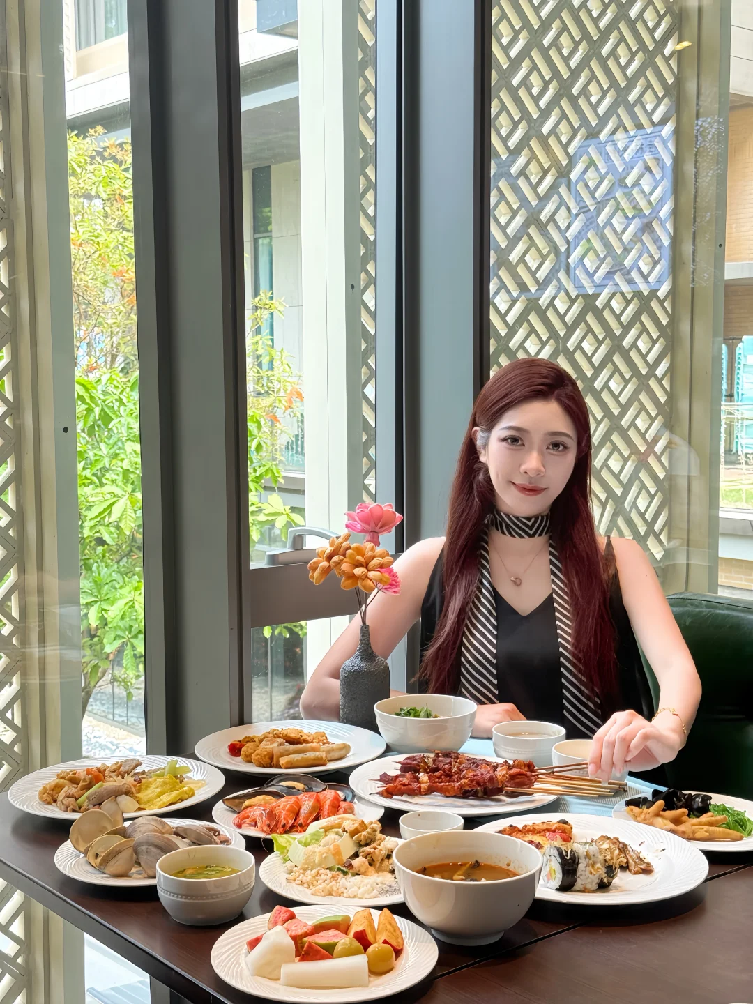 在南宁 伴着园景吃自助餐是种什么体验🌳