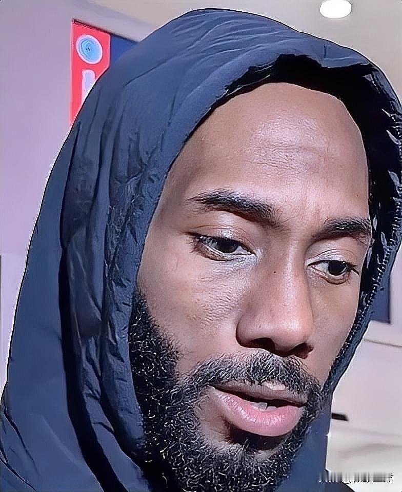 小卡真是输急眼了，喊话队友要么走要么留在这里！

快船以110-114不敌独行侠