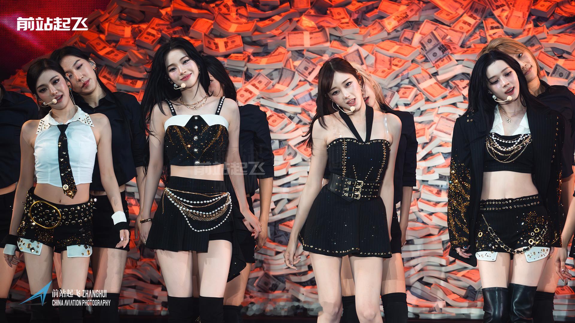 aespa[超话]  柳智敏笑的好甜美🥰柳智敏五颜一 ​​​