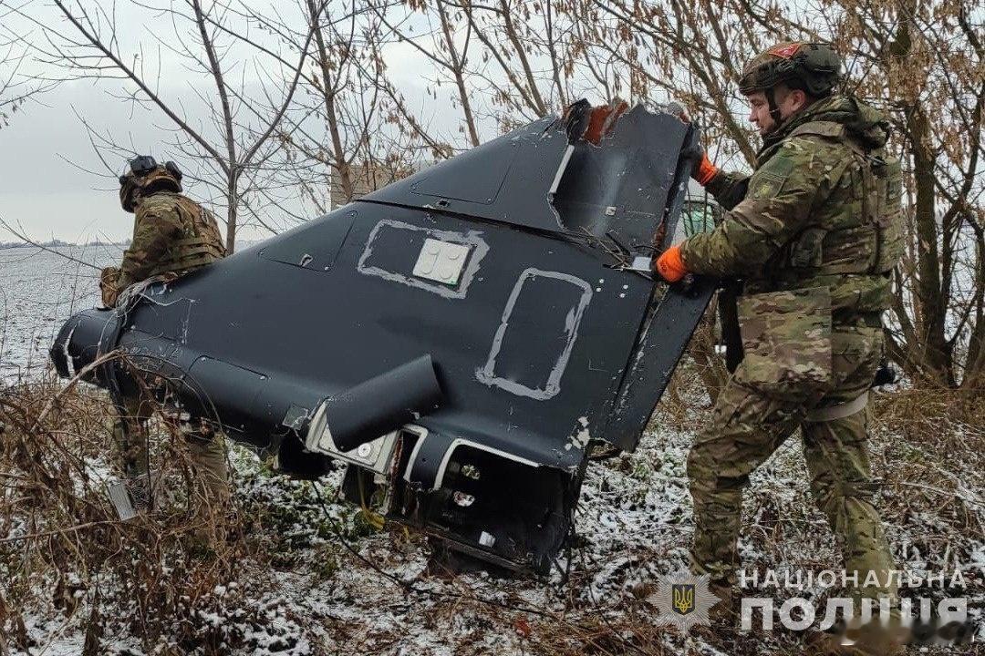 一架俄罗斯天竺葵自杀式无人机残骸被乌克兰武装分子寻获。 