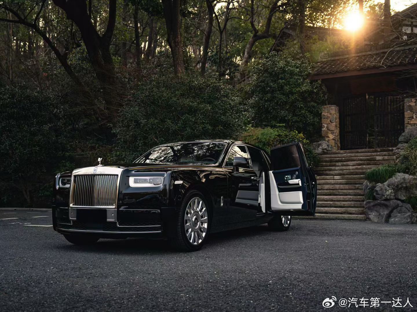 劳斯莱斯幻影八代标准轴距，定制高级音响，艺术画廊 大轮毂，流星顶… 