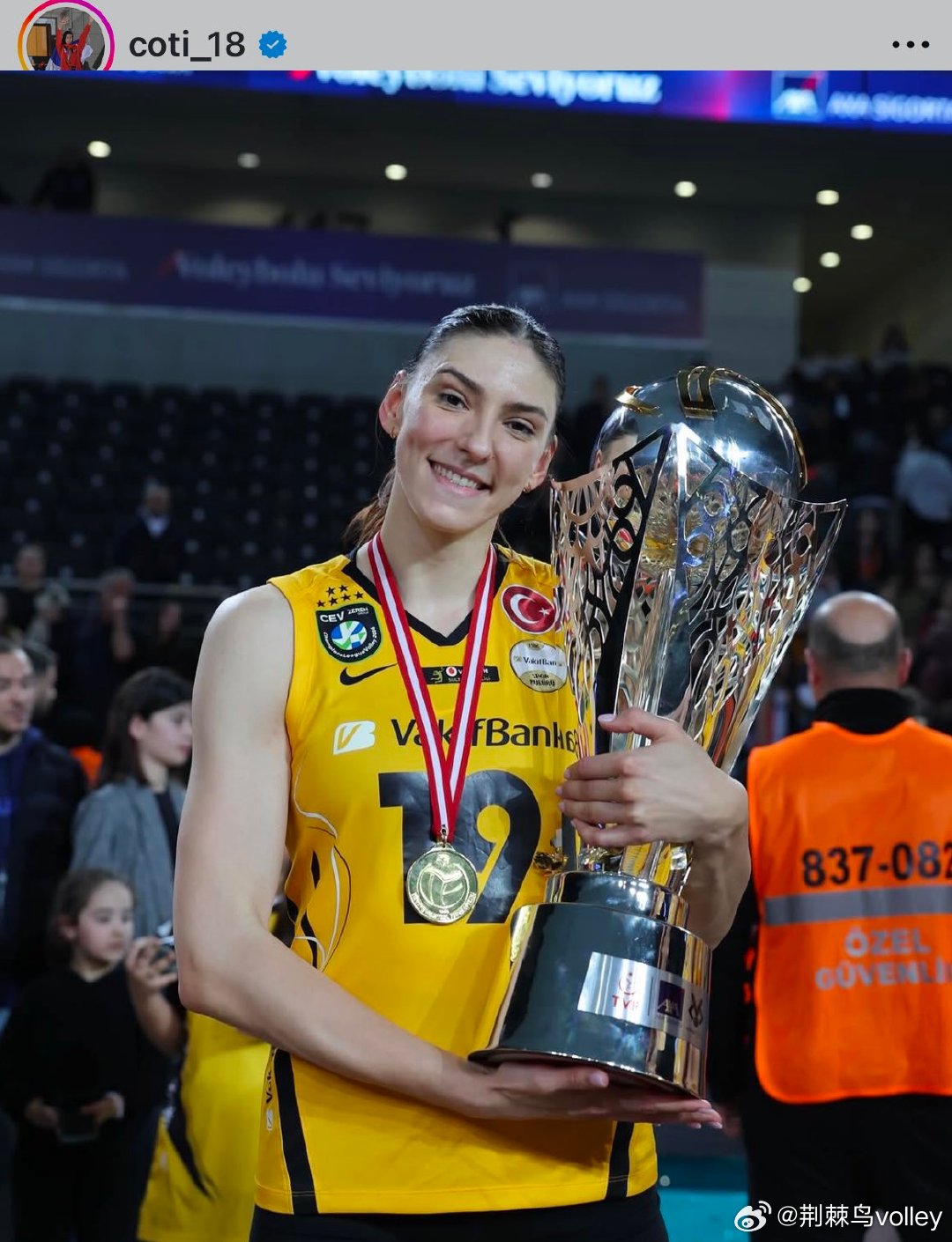 奥格涅诺维奇在博斯科维奇的夺冠纪念帖下送上祝福：“你是最棒的，你将赢得一切。❤️