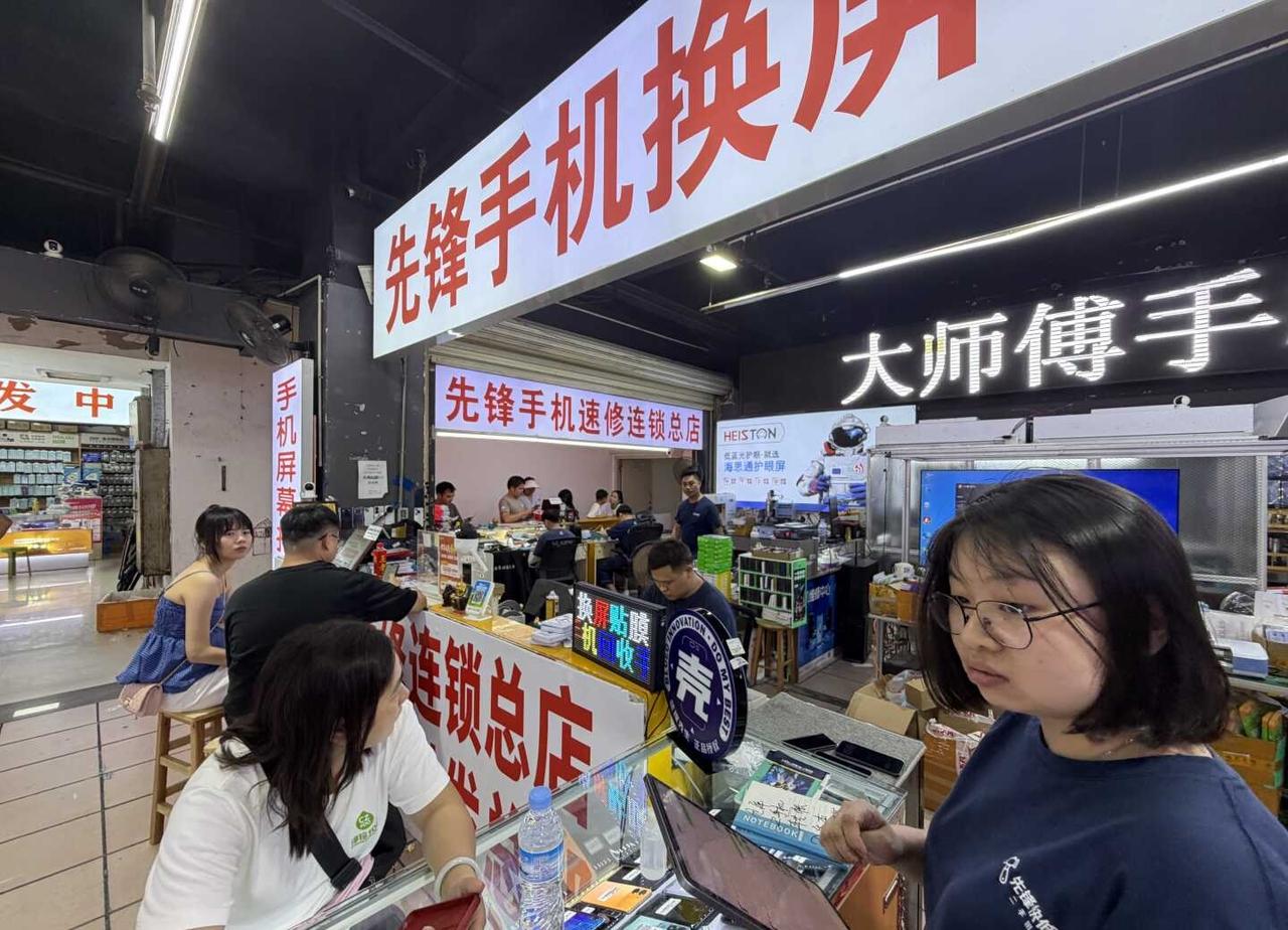 韶关手机回收，二手机维修
十几年数码实体｜实拍我们的配件仓库🔥
做手机屏幕、电