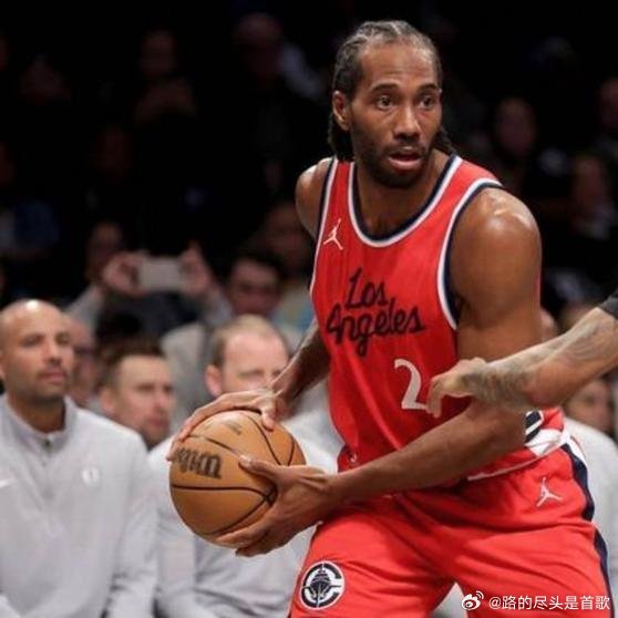 《莫雷重重摔下电话，他刚向快船报价伦纳德，只为尽快甩掉惹出禁药丑闻、年薪五千万的