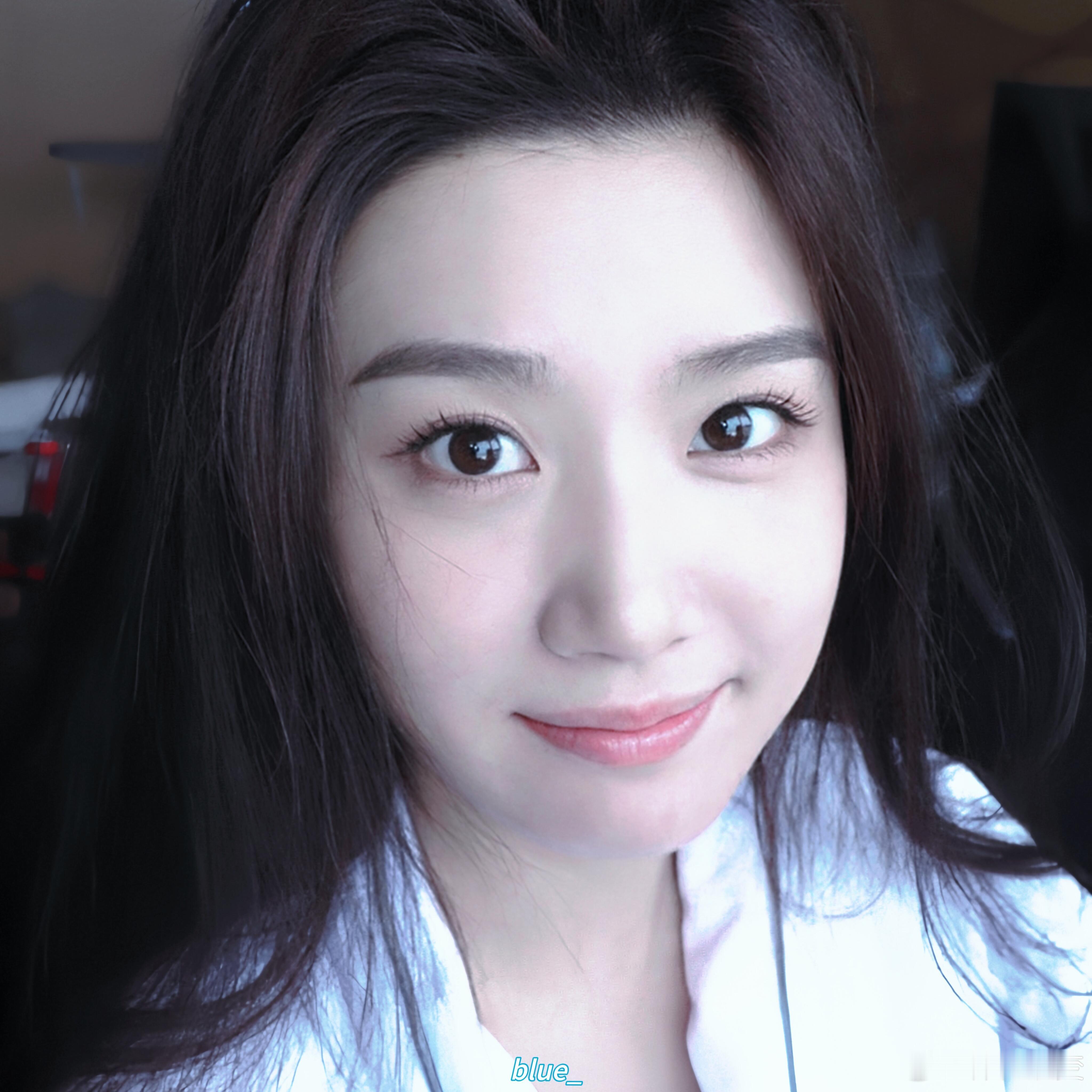 卢昱晓  卢昱晓头像更新🐰👧🏻卢昱晓｜ 