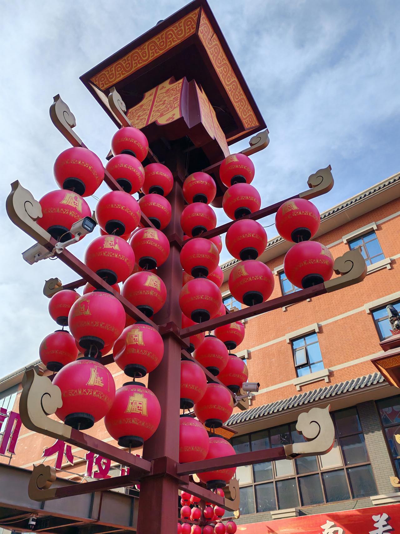 可不可以成立一个“催婚办公室”，然后像月老一样，与婚介所联手，免费牵红线。
催婚