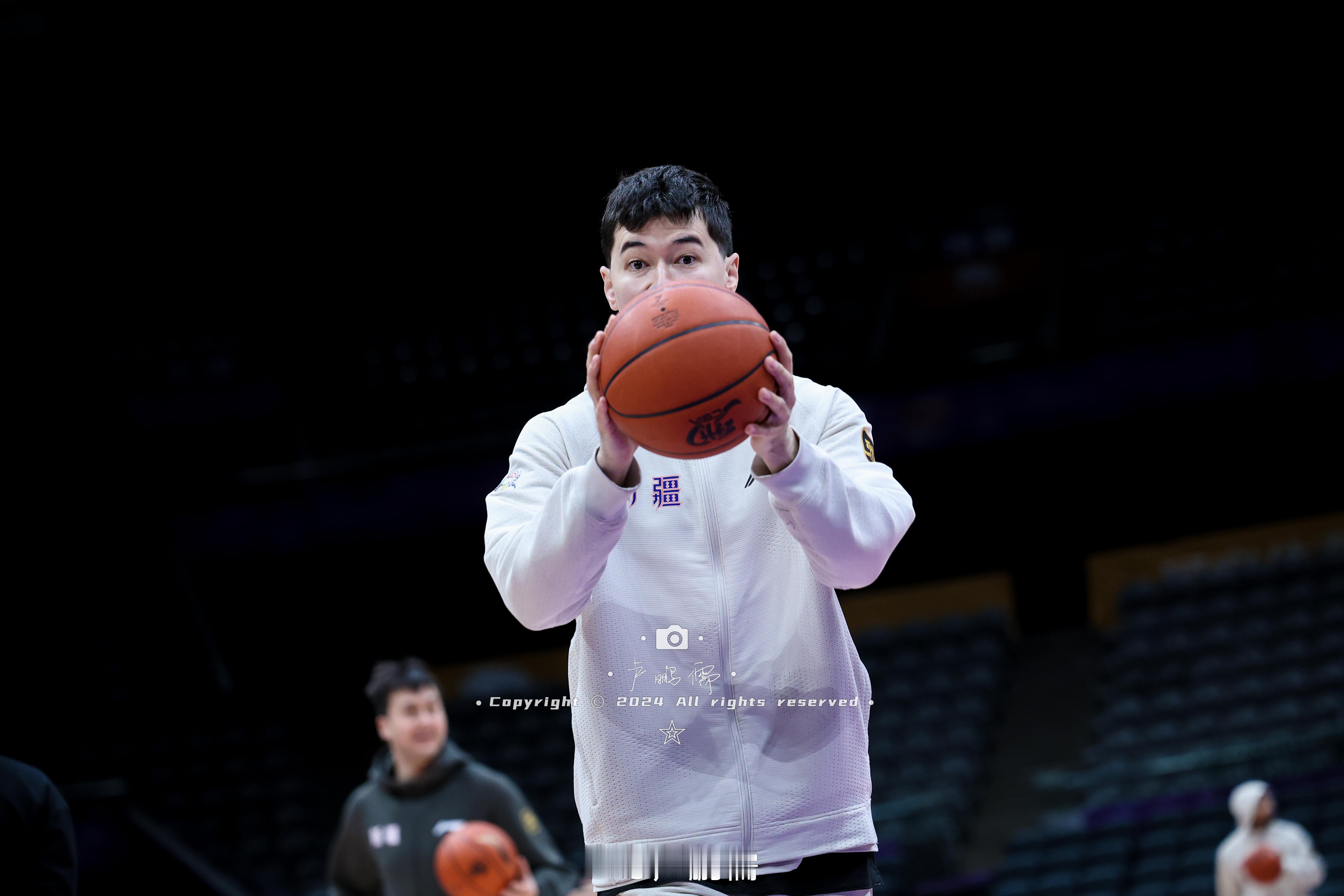 左滑｜看阿不都沙拉木一记假传真投   