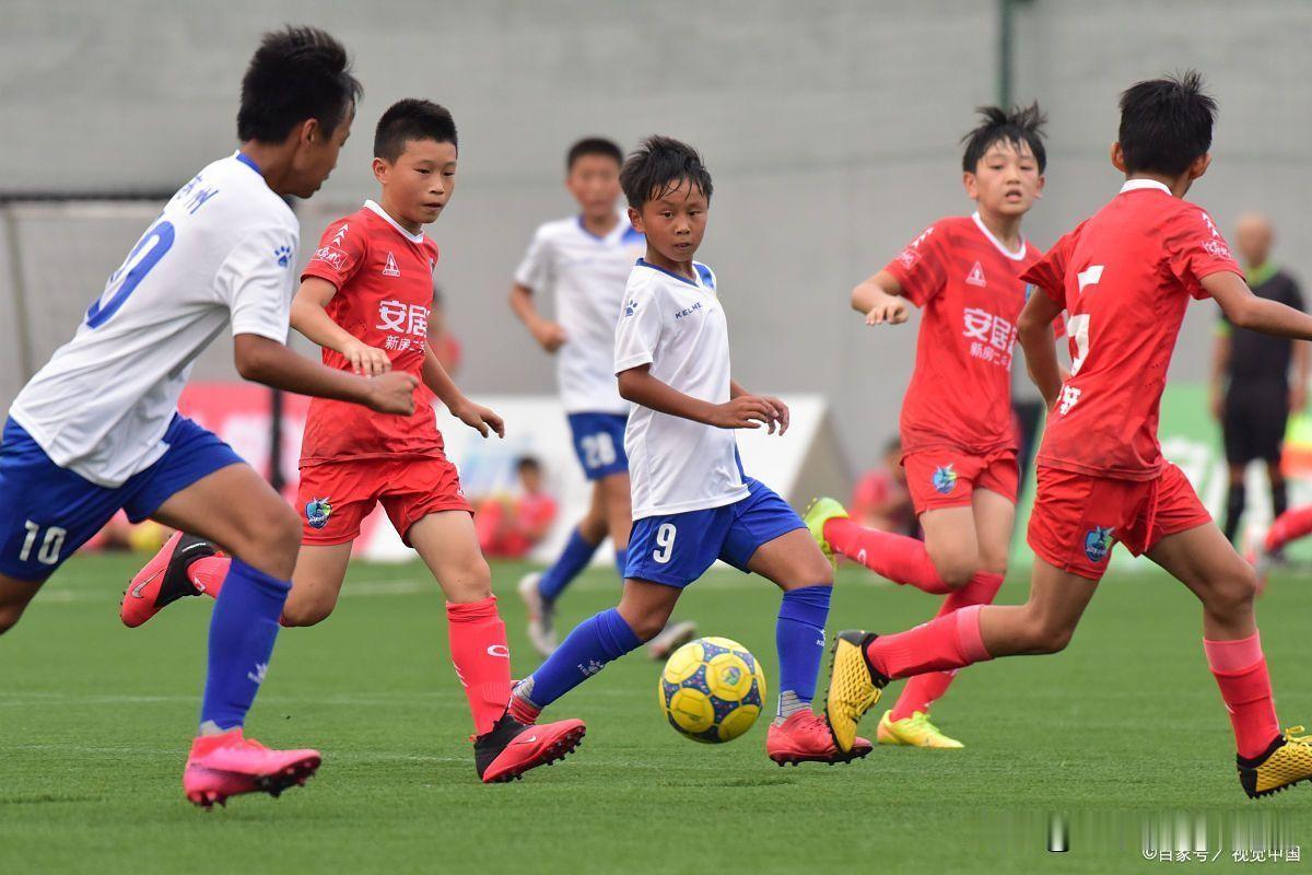 《民间青训创奇迹》！
意大利SIGISMONDI国际杯素有足坛“u12世少赛”之