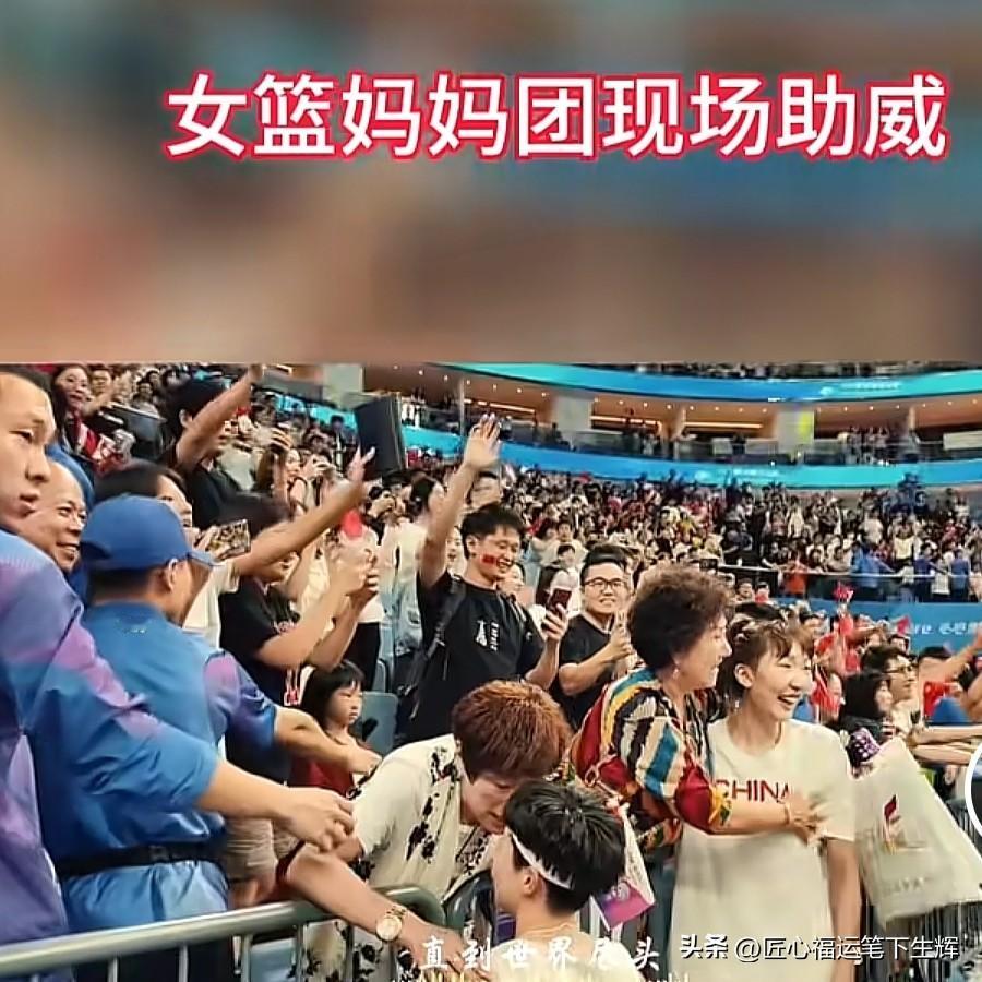罗欣棫的母亲赵艳芳，也曾是职业篮球运动员，深耕篮球领域。
成长在篮球世家，赵艳芳