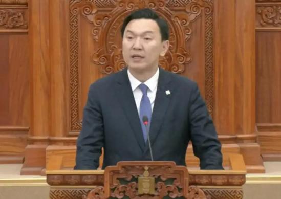 蒙古这次“买路钱”收得真够狠。自8月开始，中俄过境公路骤然大幅提价，12座以下客