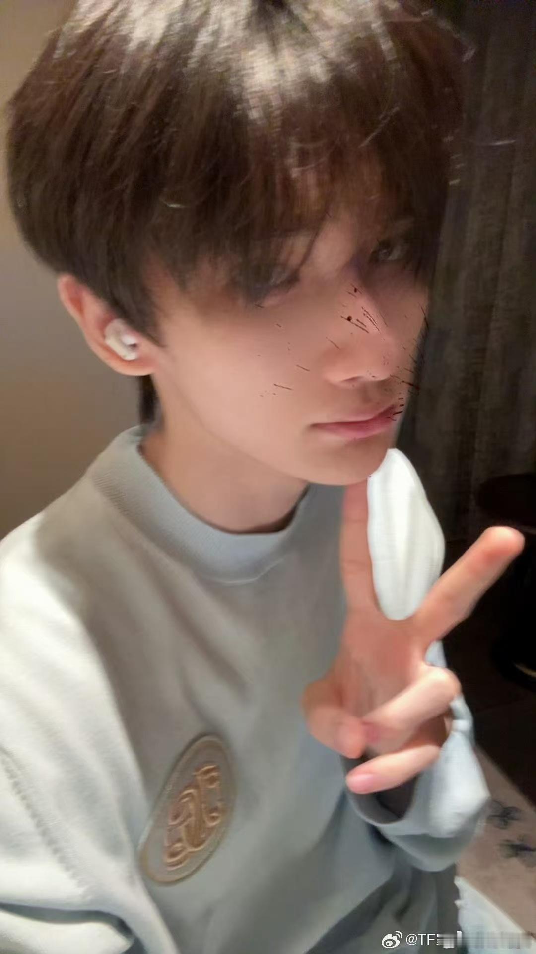 余宇涵新歌滤镜 余宇涵的新歌总能唤起心中最深的感动，期待他的每一首作品，肯定会再