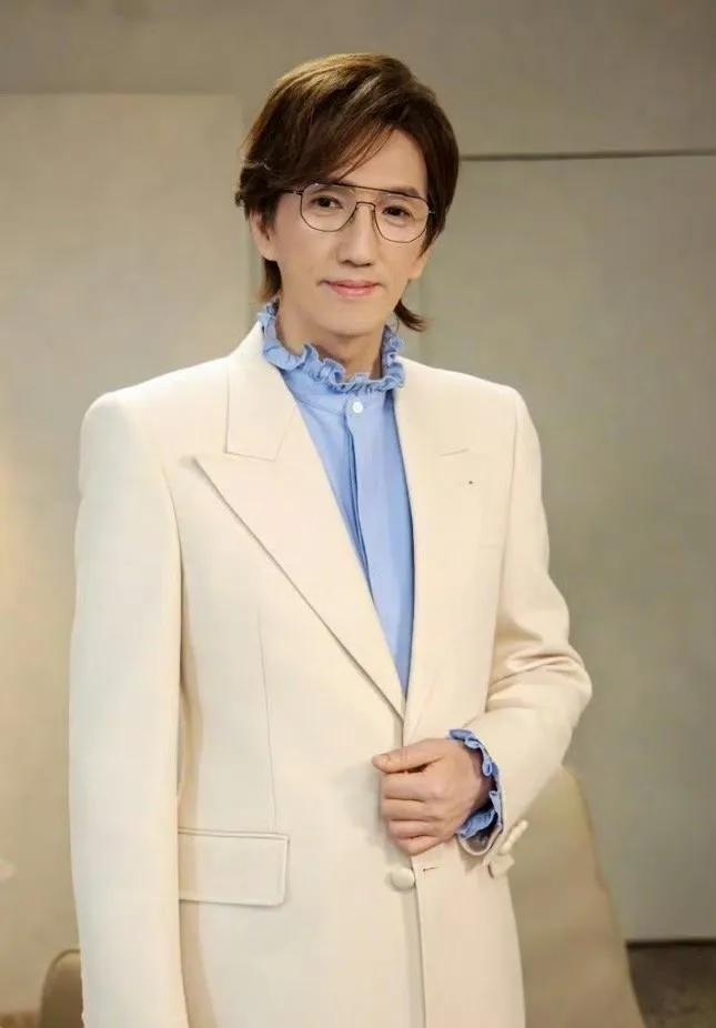 歌手2025第一位返场歌手林志炫，众望所归！
只是可惜了BENI，作为首发歌手，