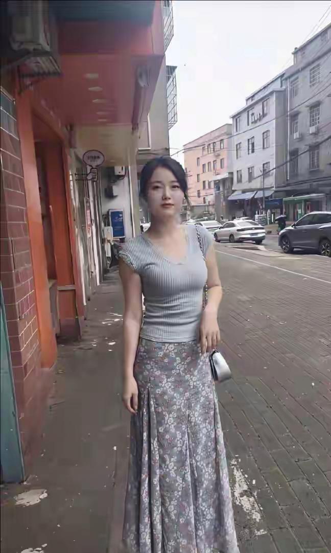 我就是这个镇上的，乍样？