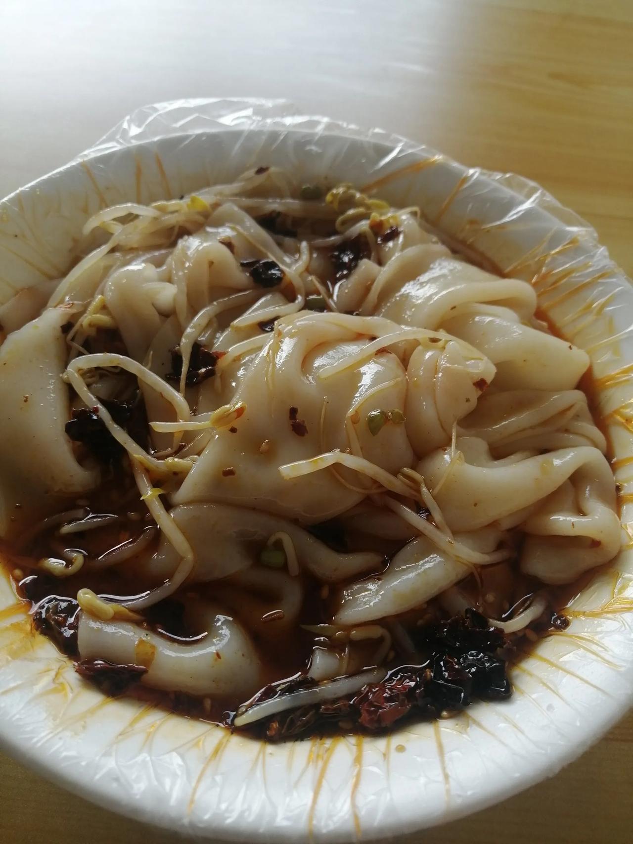 幸福来的太突然，有点猝不及防被幸福砸中的感觉。
虽然，也早就估摸着该开学了，可是