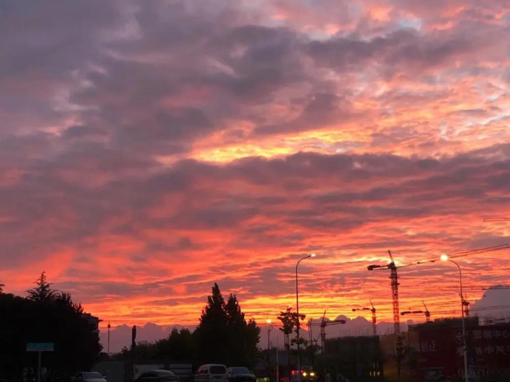 在人生中,什么样的态度是最好的?
最好的态度：如何在人生道路上保持积极与坚韧？