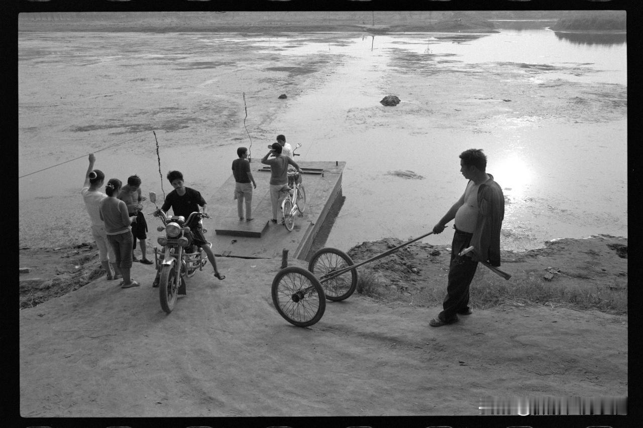 经过20多年的沉淀，再看这张照片，味道出来了。孙爱国拍摄于河南郏县长桥乡河里圈