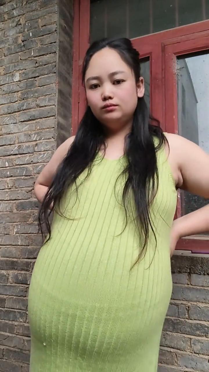 一想到不久的将来会有一个可爱的宝宝，奶声奶气的叫我妈妈就足以治愈我这十个月所有的