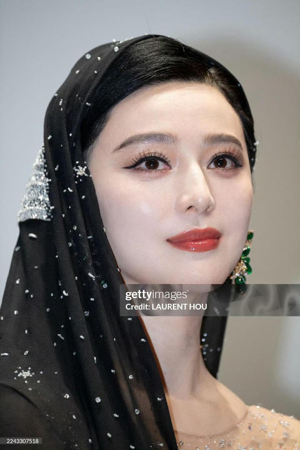 她怎么做到这么多年一点不垮脸的[酸] ​​​