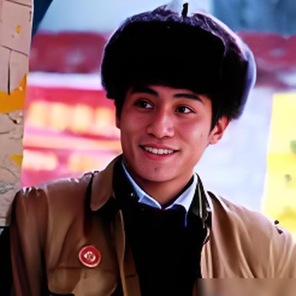 别再吹钟跃民了。他的人生根本不是什么传奇，是一张隐形的权力价目表。
你以为的下