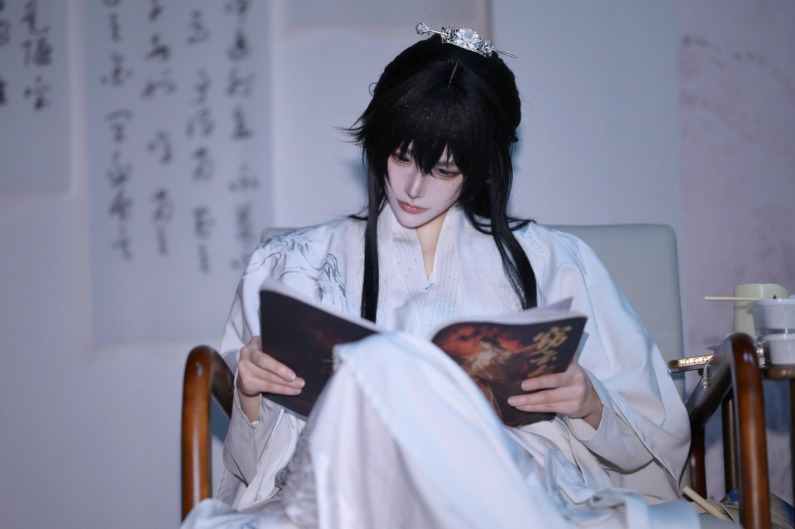 母妃，如今没人能欺负阿珩了…