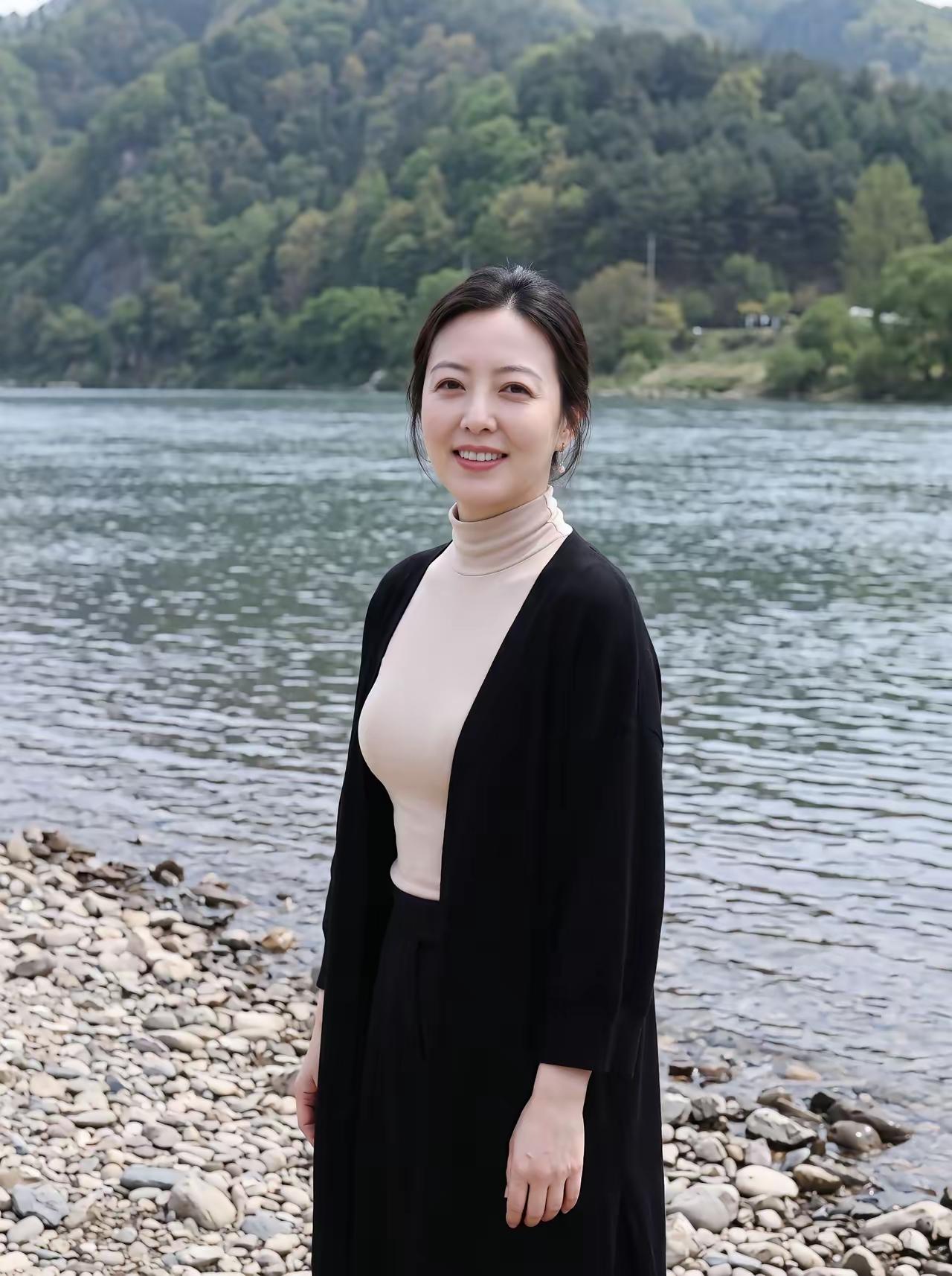 当妈妈的年龄，你居然这么好看，让我心神不宁
