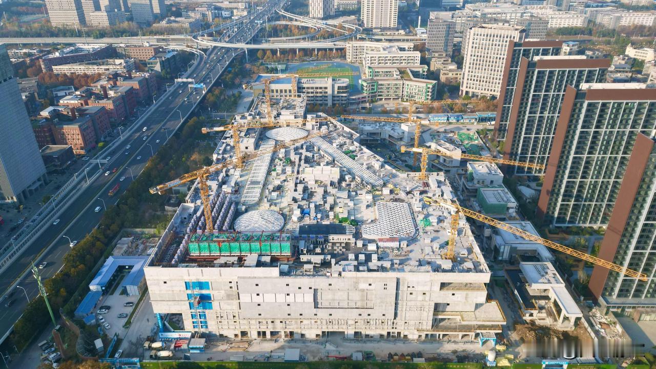 晒图笔记大赛实拍光谷万象天地，明年底开业