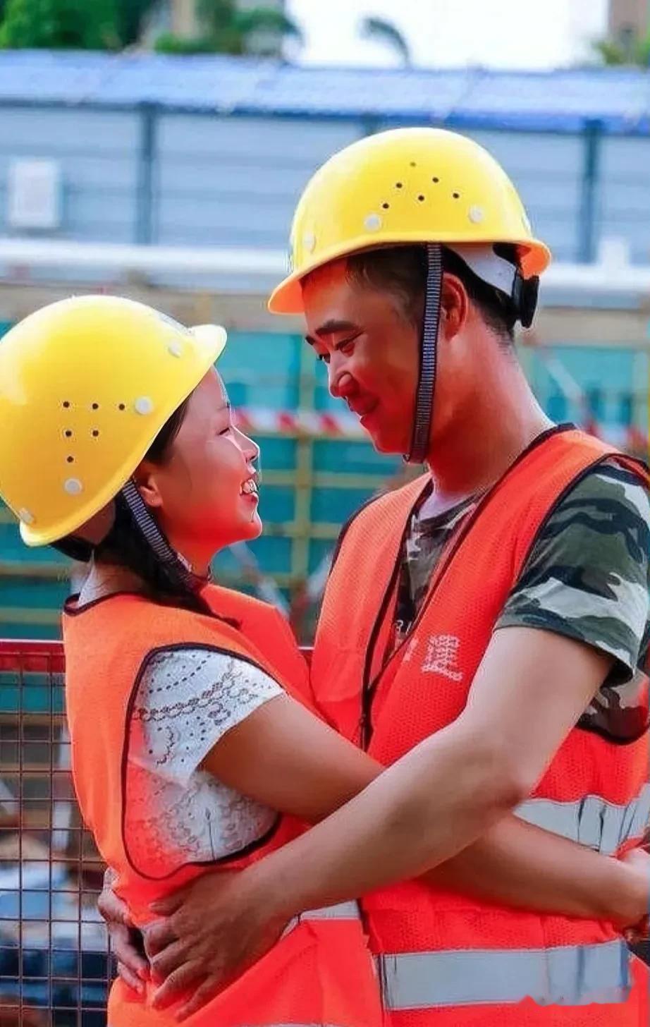 只要你仔细观察，就会发现身边过得安稳的、幸福的夫妻，往往有以下共同特征:

他们