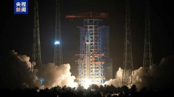 【我国成功发射卫星互联网低轨10组卫星 华为Mate 80有望支持低轨卫星通讯】