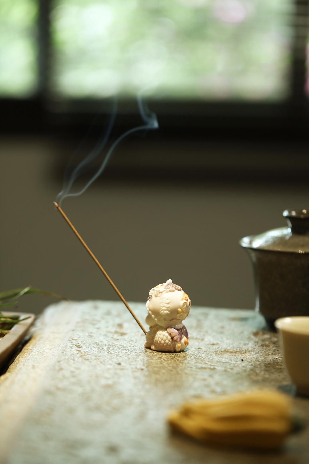 鹿角【麒麟宝宝】香插祈愿生活平安祥宁。亦有招财、纳福的美好寓意；置案燃香造型，古