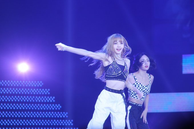 LISA💛LISA亚女一【那年今日】180724  BLACKPINK ARE