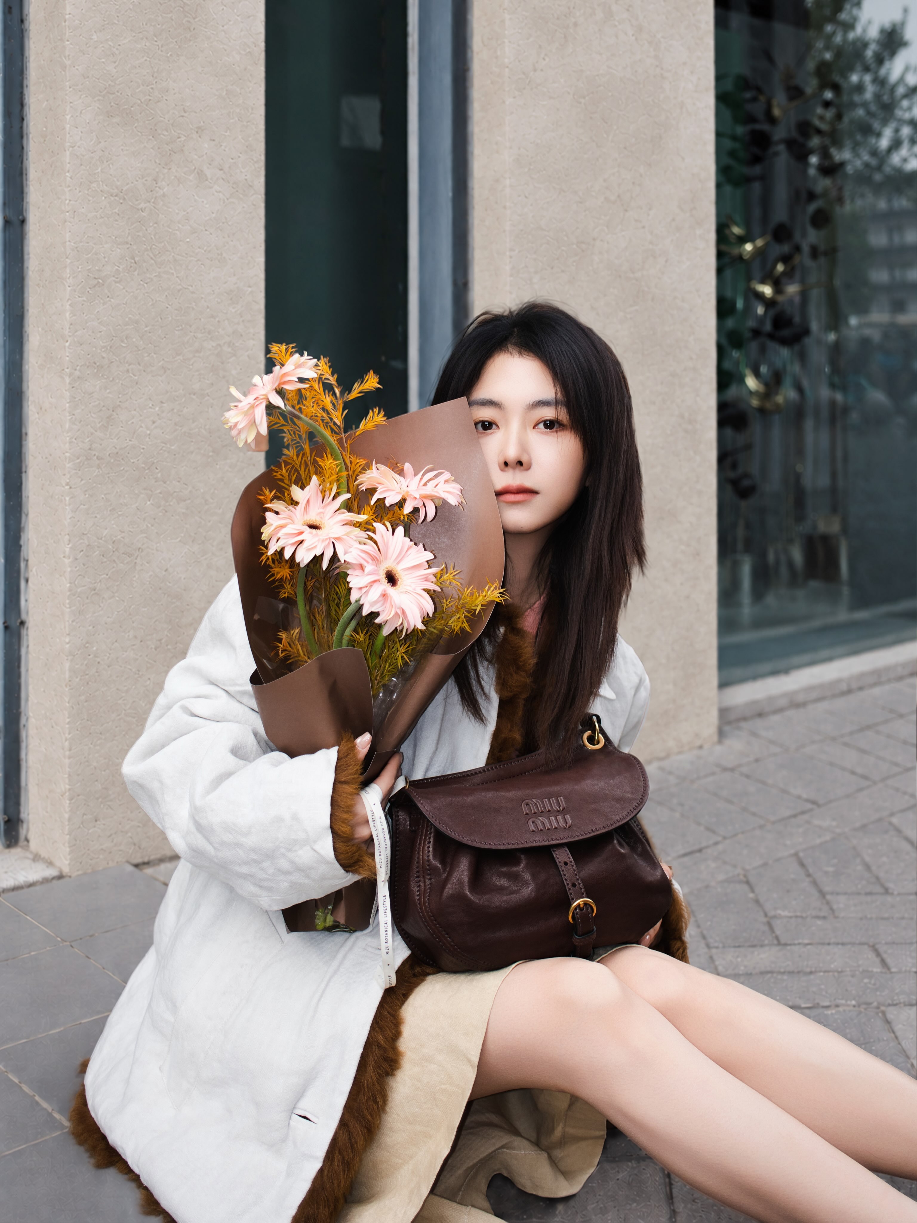 谭松韵 2026.10.22 insMeet brown in autumn ?