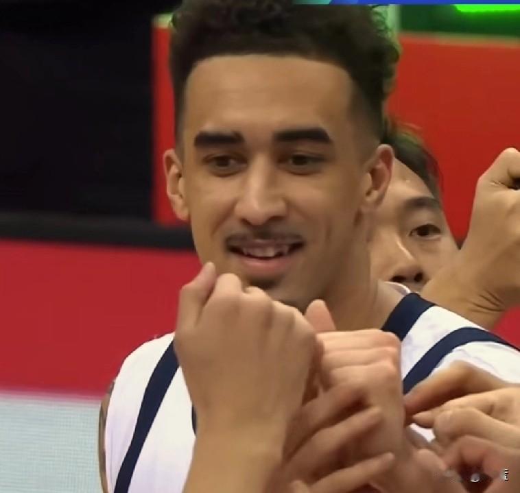 广东东阳光客场大逆转，
青岛队主场最后掉链子。

广东东阳光队残阵面对劲旅青岛崂