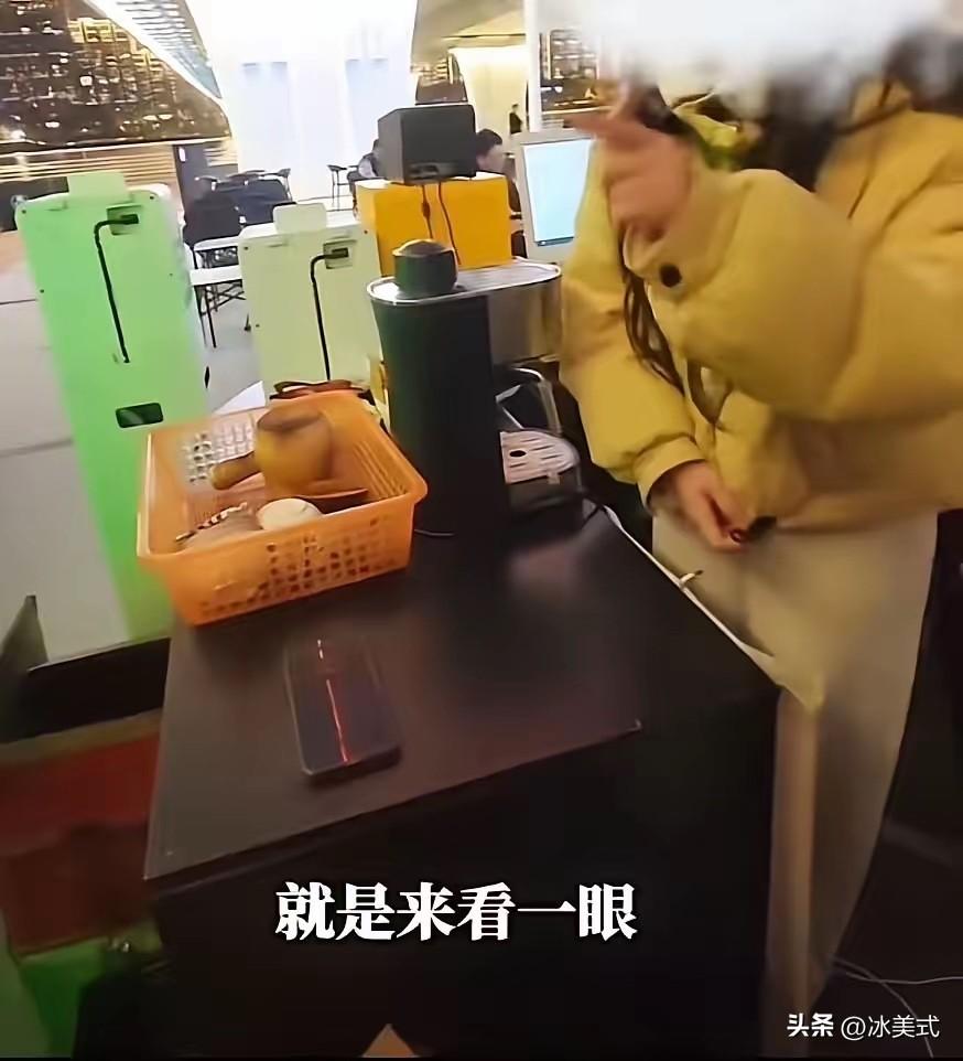 “看一眼就要50块？你咋不去抢！”维修师傅上门看了一眼电器，说修理要1000块钱