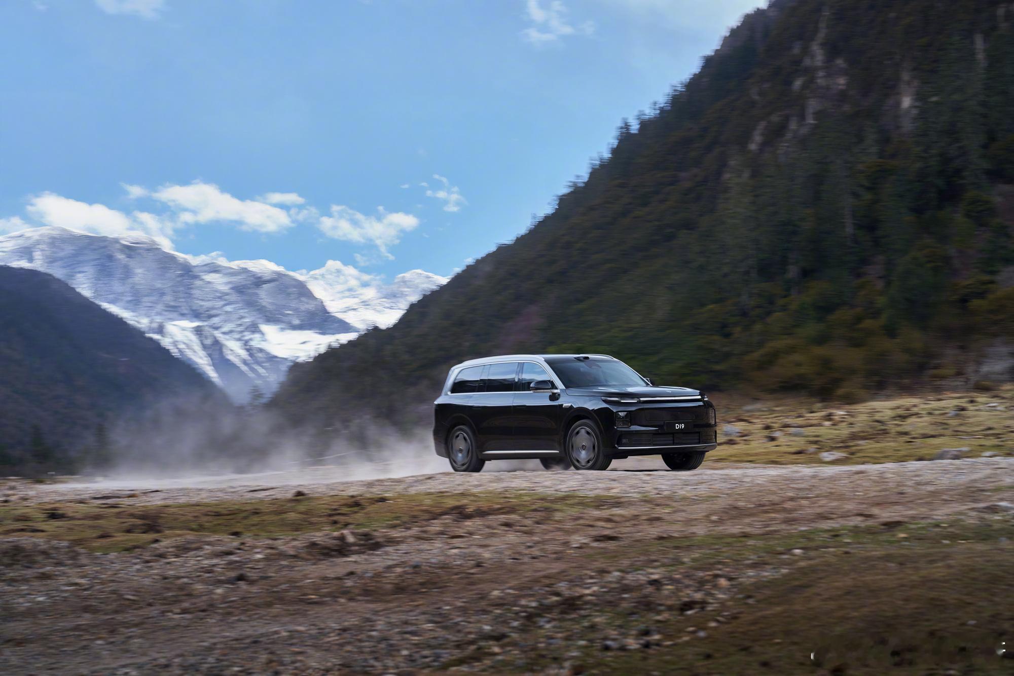 原来9系旗舰SUV价格也能这么香大V聊车 零跑旗舰大六座SUV直接21.98万起