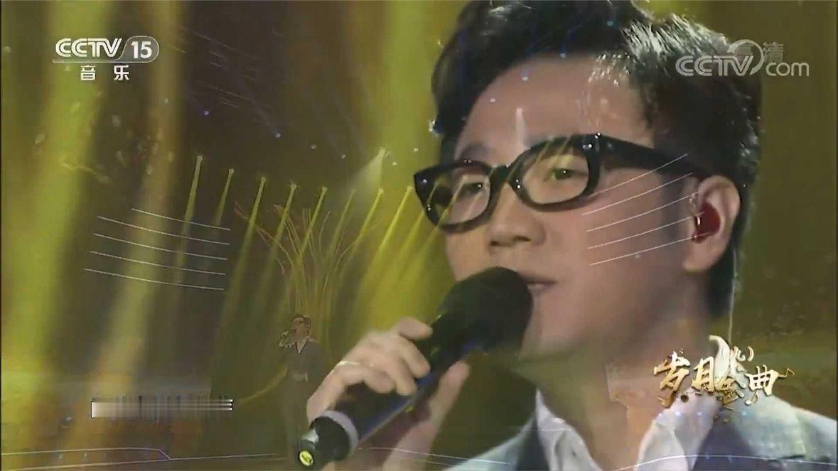 王铮亮演唱《时间都去哪了》，情感真挚细腻，感动全场