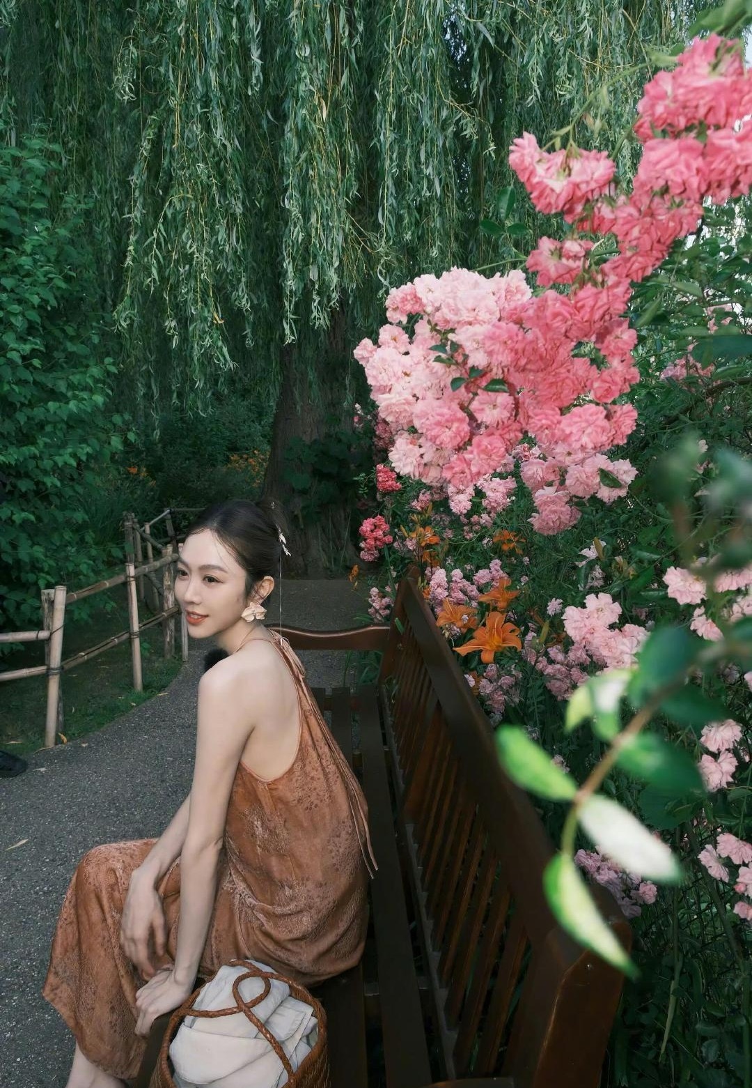 我完全理解姜妍为什么是“小姨”天花板难怪既嫁的了行长又上的了春晚 