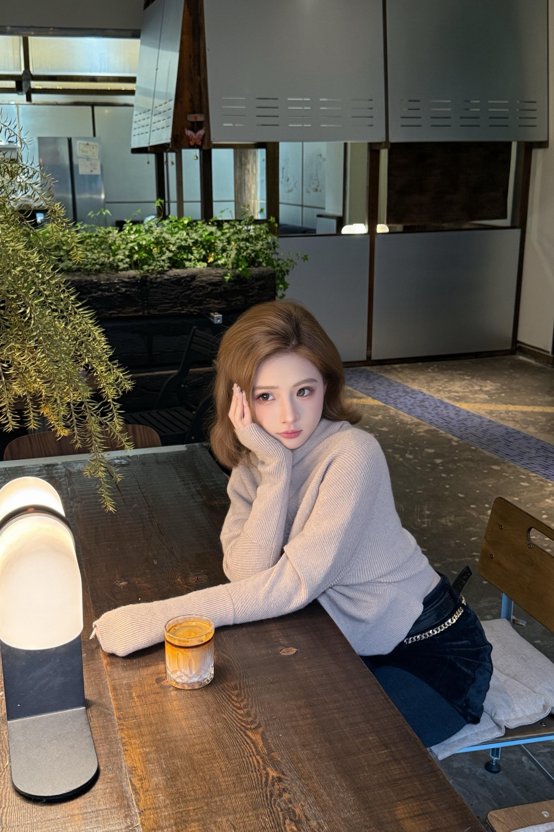 我想我们应该坐在一起发呆💭