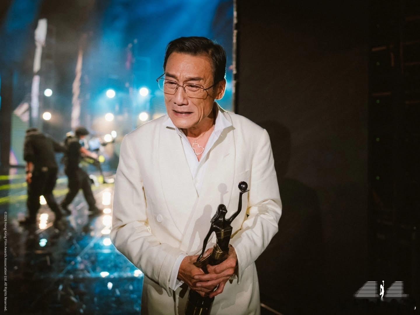 记录影帝影后拿奖一刻。金像奖影帝梁家辉 🏆金像奖影后廖子妤