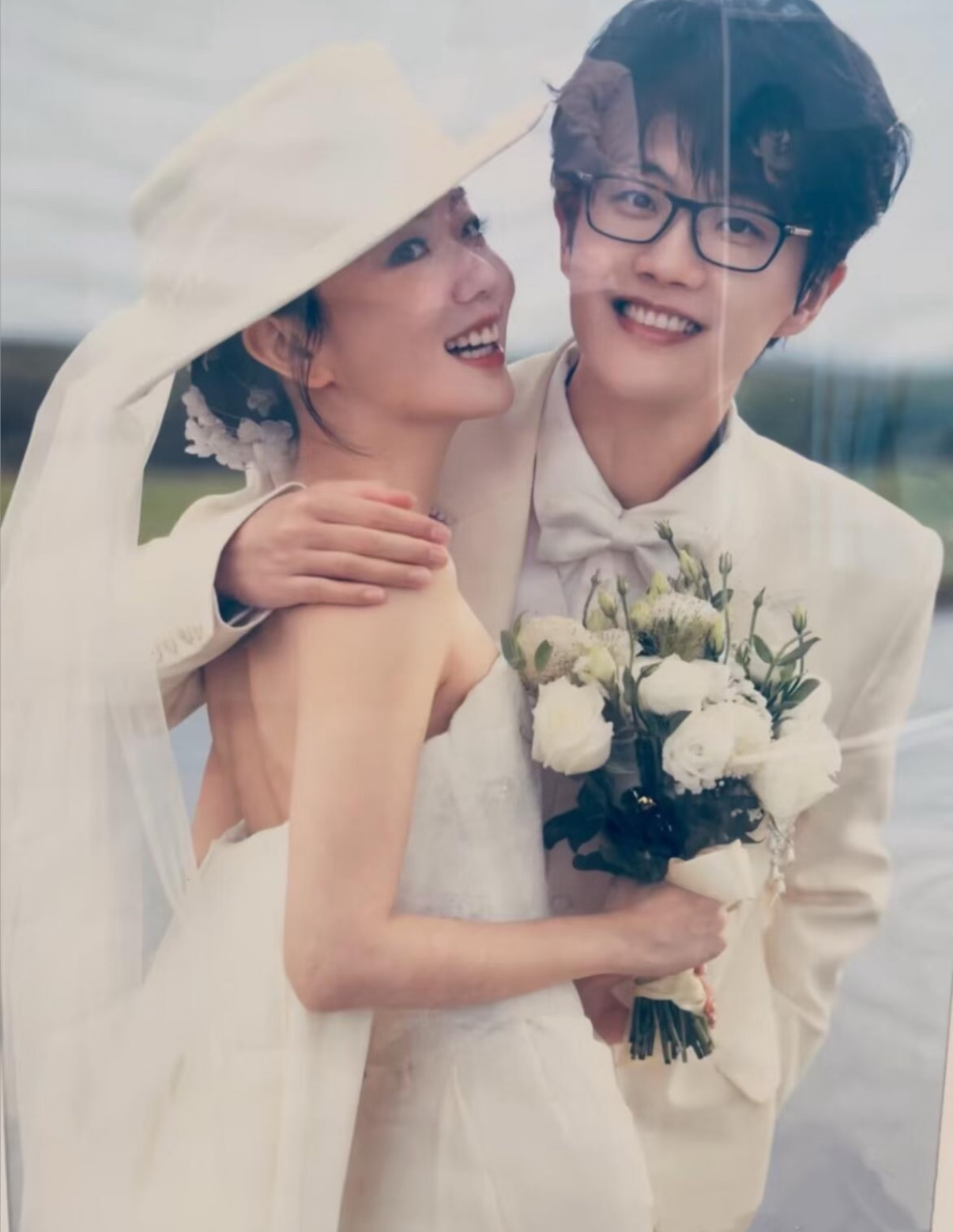 看得出来许嵩很爱冯禧能看出许嵩很珍惜这段关系演唱会现场的小细节被网友捕捉，为了避