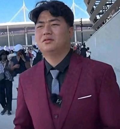 全红婵哥哥直面网暴：我妹有钱是她的，跟我没关系。
 
全红婵哥哥说的太对了！
 