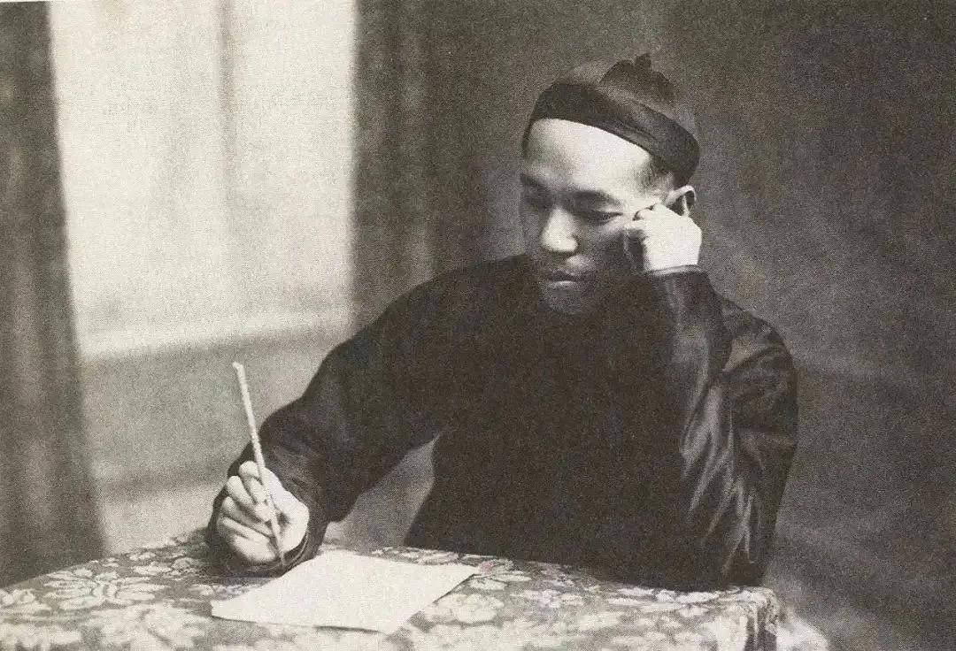 1929年1月，梁启超在北京协和医院病逝，终年五十六岁。他一生叱咤政坛、著书立说