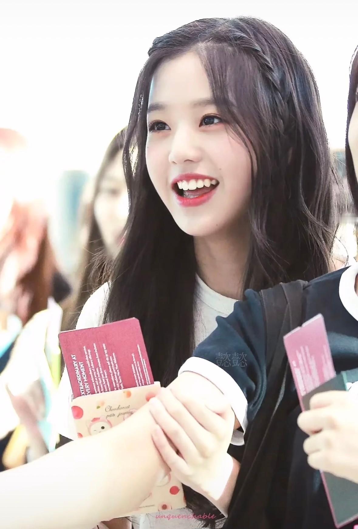 投稿张元英 宝宝你很小的时候我就在爱你❤️ 