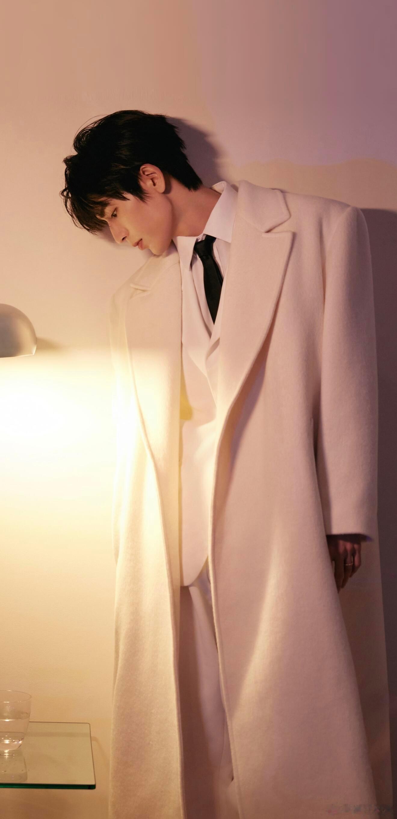 张凌赫  🐮张凌赫高清壁纸第二十弹🐮冬日壁纸来袭❄️张凌赫｜ 