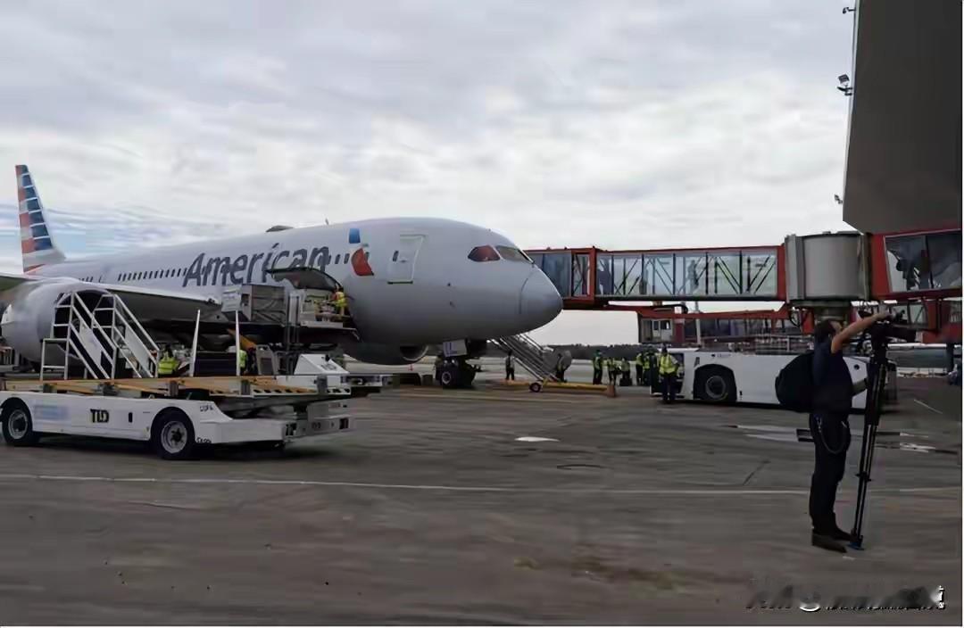 美国断供古巴航空燃油，让古巴陷入了巨大危机。航班因没油取消，严重冲击了古巴旅游业