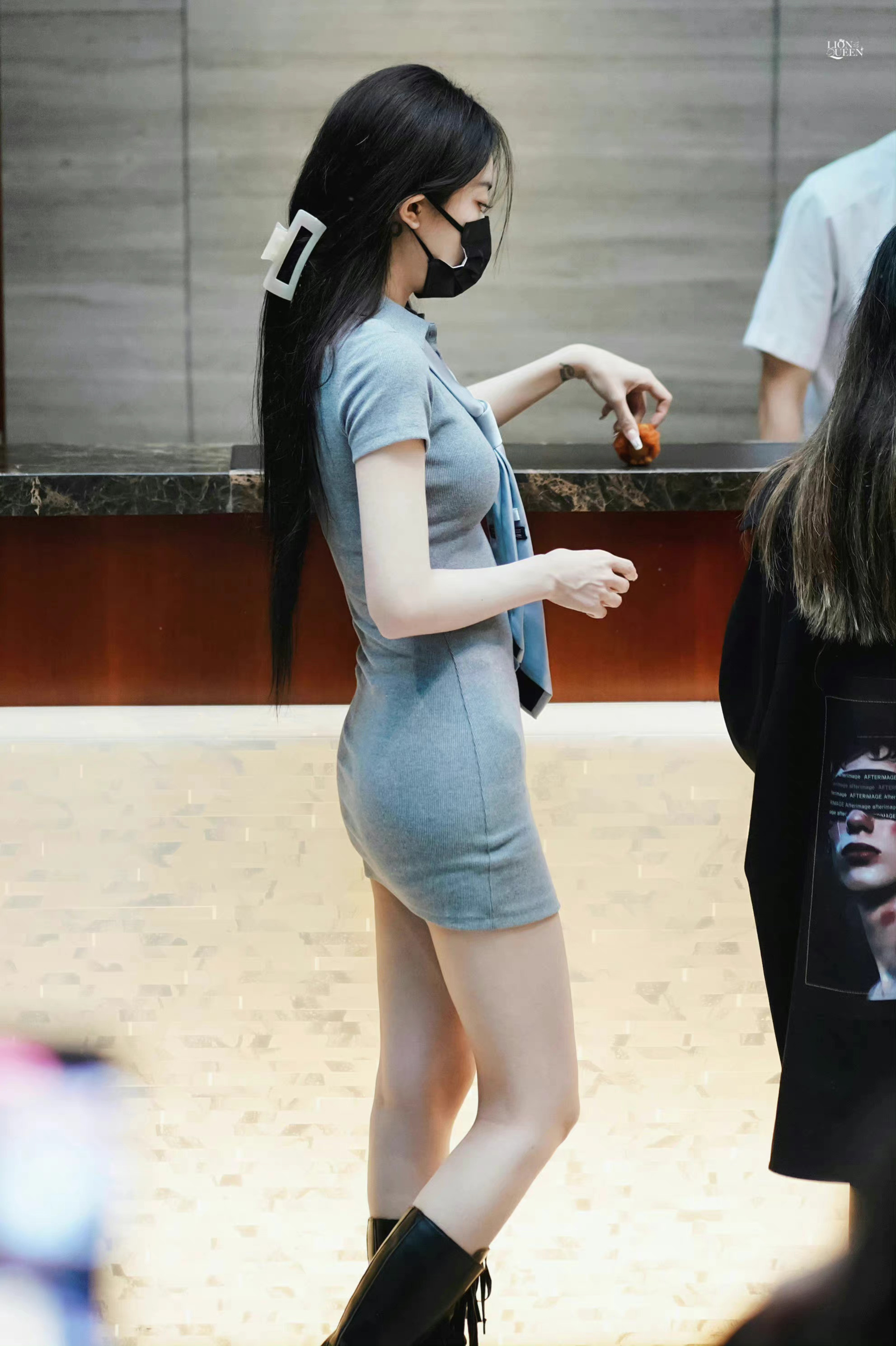 特别喜欢喻言这组图，个子高身材比例又好 ​​​