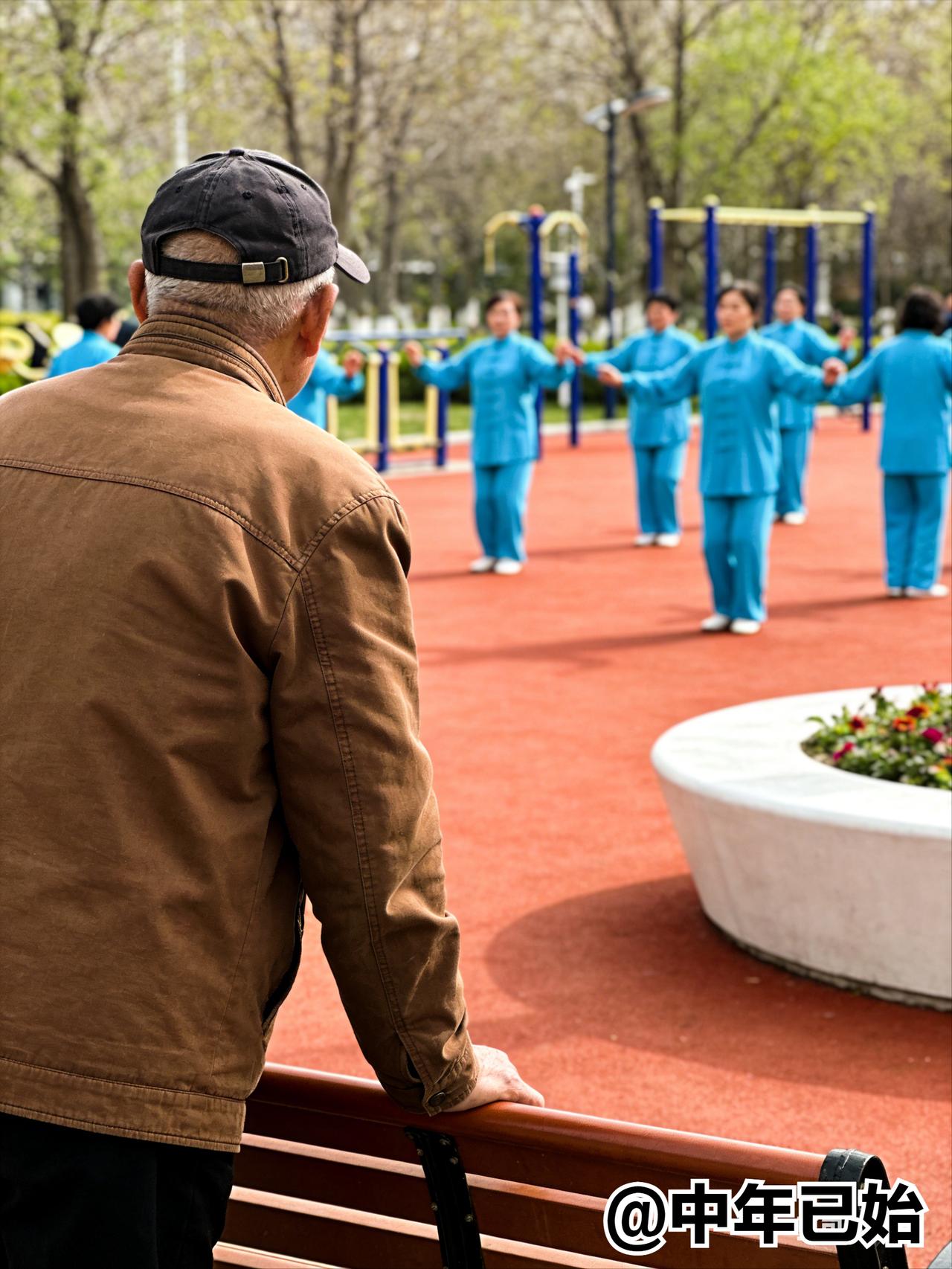 一位心理学家非常精辟的话：
“别跟我聊养老金，也别扯什么儿女孝顺。我告诉你最扎心